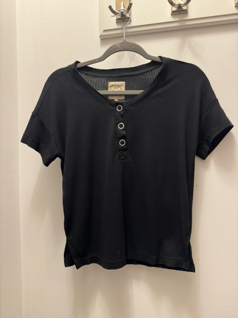 Black Ribbed Short-Sleeve Henley Tee